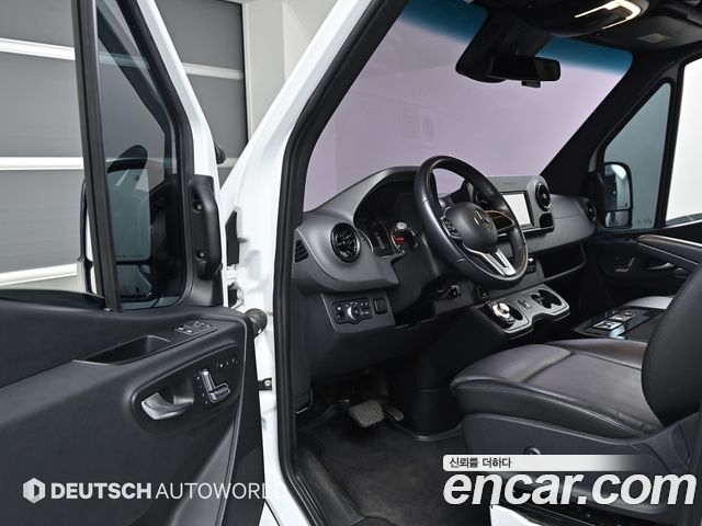 Mercedes-Benz Sprinter 2019 — photo 11