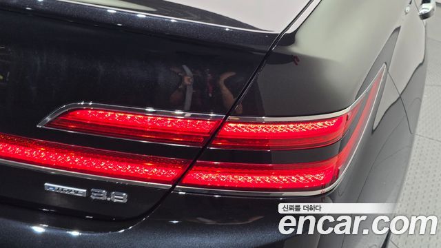 Genesis G90 2019 — photo 9
