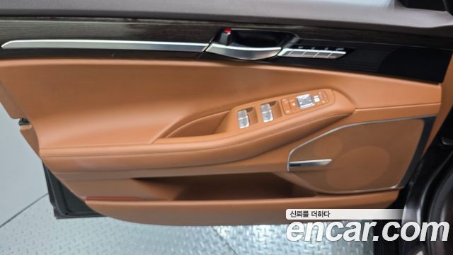 Genesis G90 2019 — photo 14