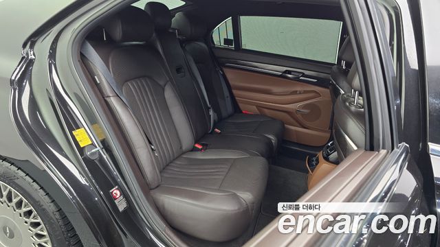 Genesis G90 2019 — photo 16