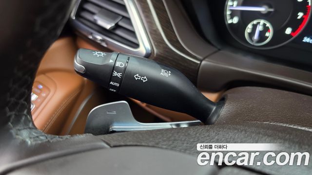 Genesis G90 2019 — photo 28