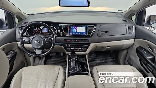Kia Canival 2015 — photo 7