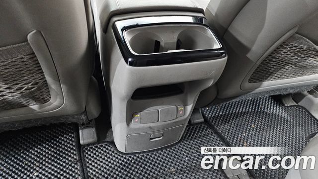 Kia Canival 2015 — photo 19