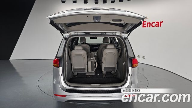 Kia Canival 2015 — photo 20