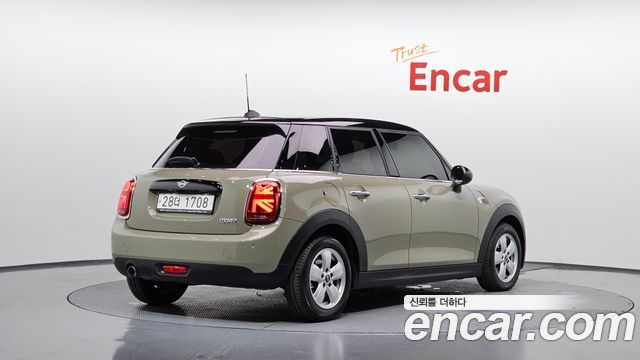 Mini Cooper 2019 — photo 2