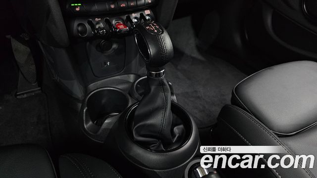 Mini Cooper 2019 — photo 12