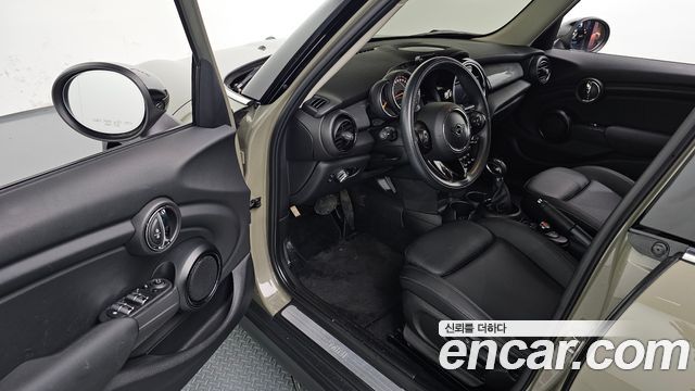 Mini Cooper 2019 — photo 13