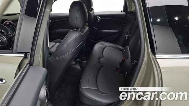 Mini Cooper 2019 — photo 17