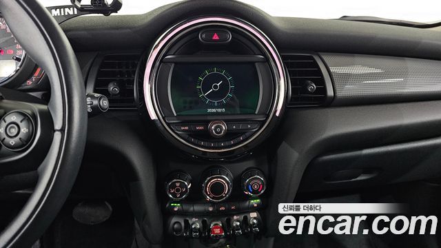 Mini Cooper 2019 — photo 20