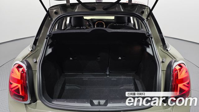 Mini Cooper 2019 — photo 26