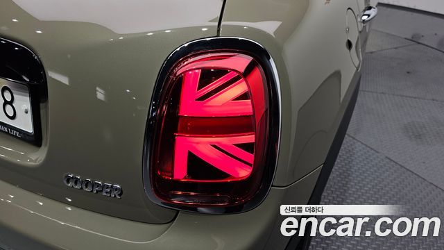Mini Cooper 2019 — photo 9