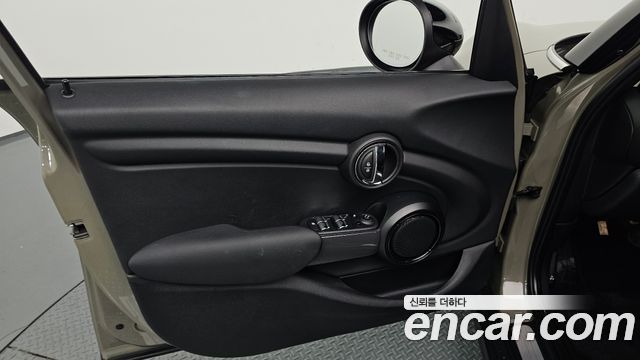 Mini Cooper 2019 — photo 14