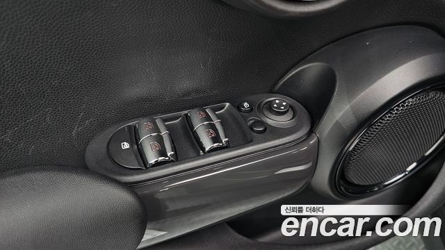 Mini Cooper 2019 — photo 29