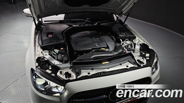 Mercedes-Benz E-Class 2022 — photo 6