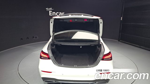 Mercedes-Benz E-Class 2022 — photo 20