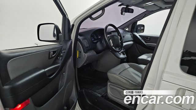 Hyundai Starex 2019 — photo 10
