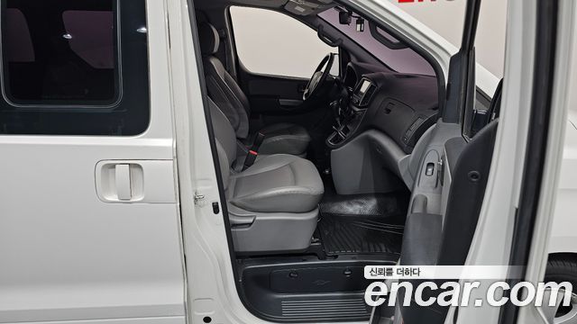Hyundai Starex 2019 — photo 11