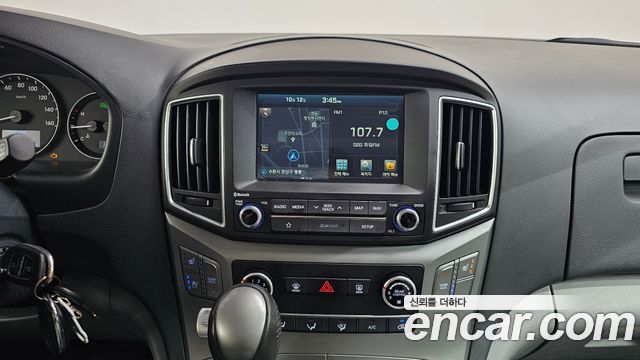 Hyundai Starex 2019 — photo 14