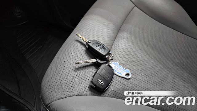 Hyundai Starex 2019 — photo 17