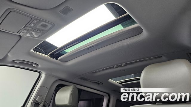 Hyundai Starex 2019 — photo 19