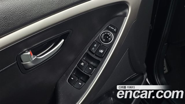 Hyundai i30 2012 — photo 16