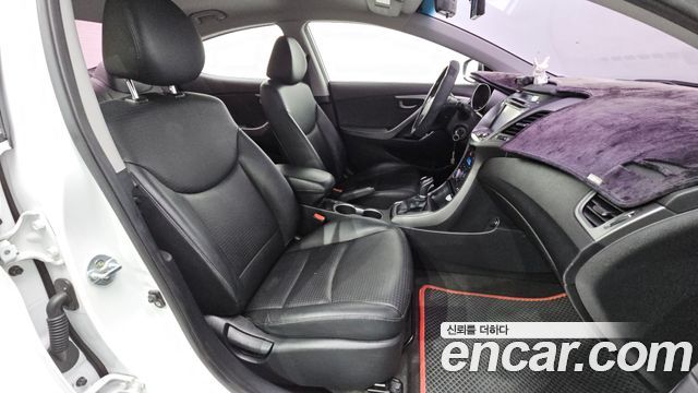 Hyundai AVANTE 2015 — photo 11