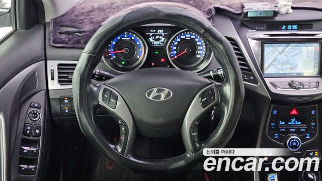 Hyundai AVANTE 2015 — photo 13