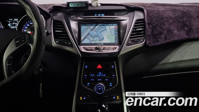 Hyundai AVANTE 2015 — photo 14