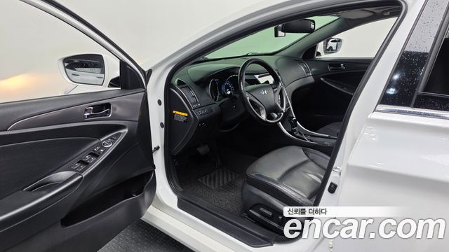 Hyundai Sonata 2014 — photo 13