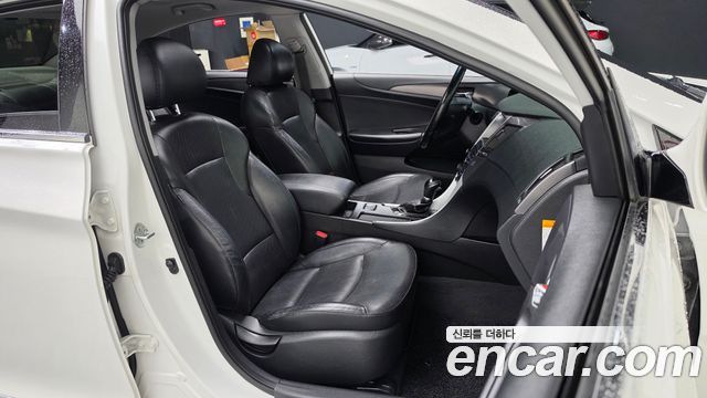 Hyundai Sonata 2014 — photo 17