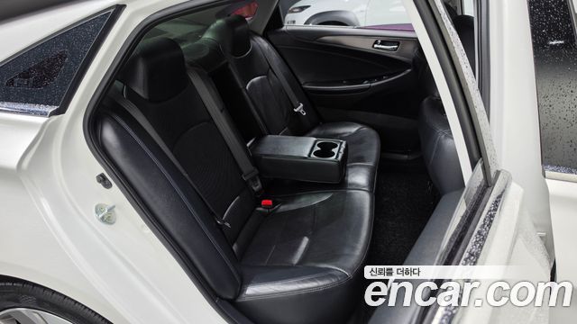 Hyundai Sonata 2014 — photo 18