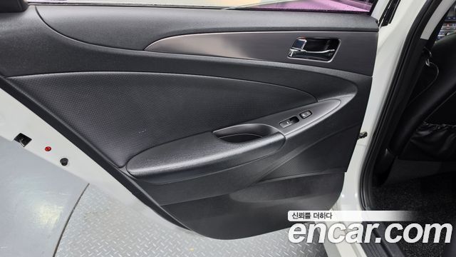 Hyundai Sonata 2014 — photo 15