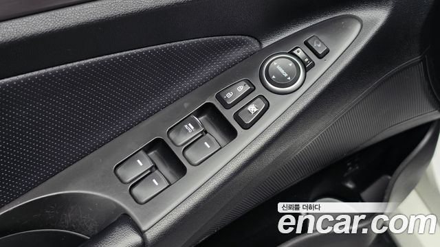 Hyundai Sonata 2014 — photo 27