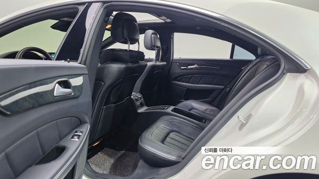 Mercedes-Benz CLS-Class 2015 — photo 11