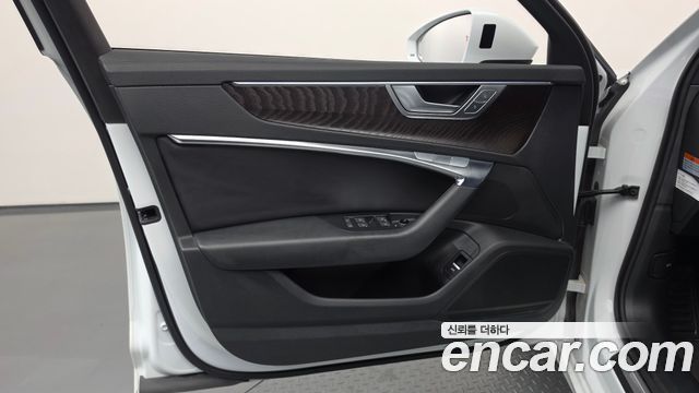 Audi A6 2020 — photo 14