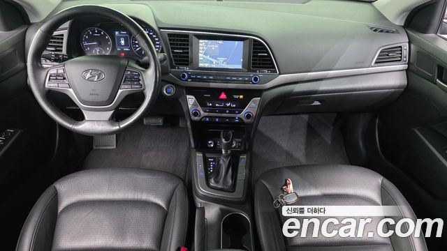 Hyundai AVANTE 2016 — photo 10