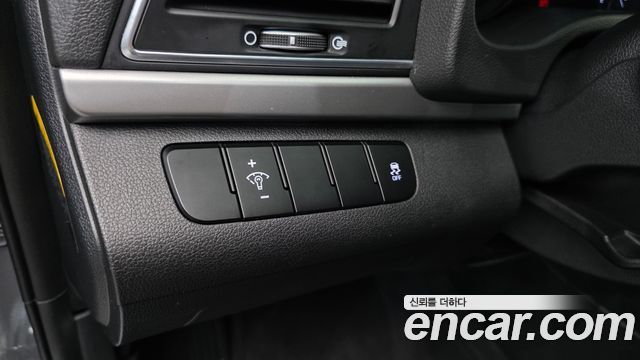 Hyundai AVANTE 2016 — photo 18