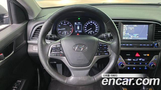 Hyundai AVANTE 2016 — photo 19