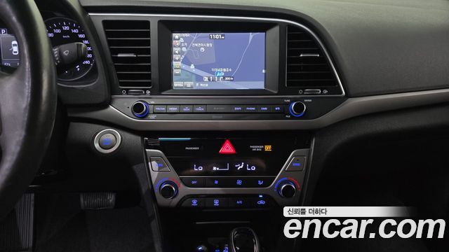Hyundai AVANTE 2016 — photo 20