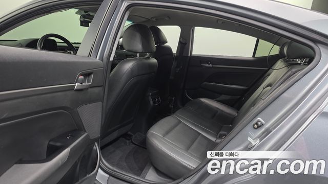 Hyundai AVANTE 2016 — photo 23