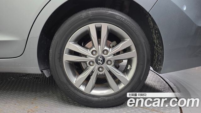 Hyundai AVANTE 2016 — photo 7