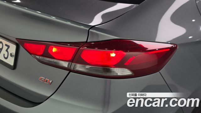 Hyundai AVANTE 2016 — photo 9