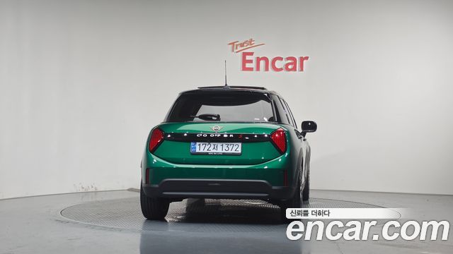 Mini Cooper 2025 — photo 4