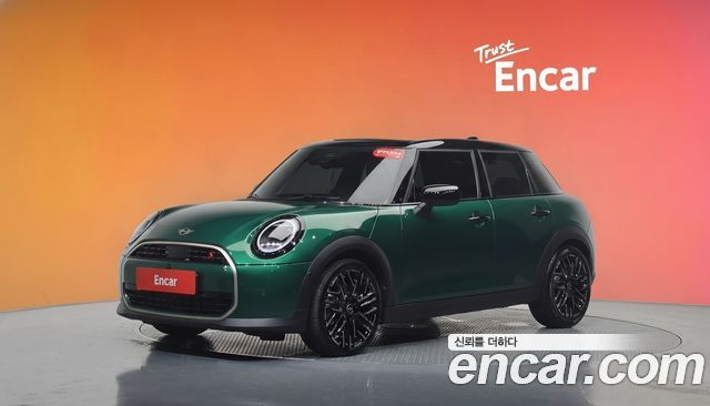 Mini Cooper 2025 — photo 1