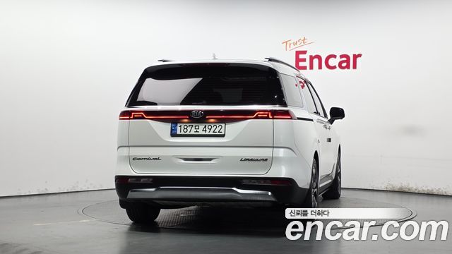Kia Canival 2021 — photo 4
