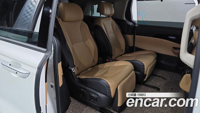 Kia Canival 2021 — photo 12