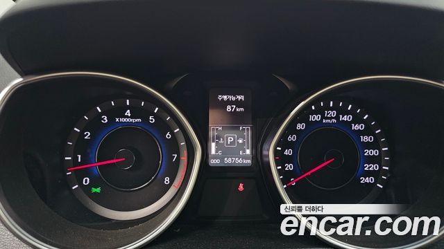 Hyundai AVANTE 2014 — photo 11