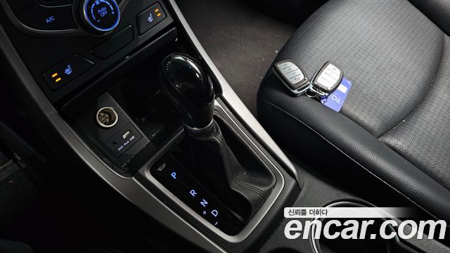 Hyundai AVANTE 2014 — photo 12