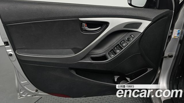 Hyundai AVANTE 2014 — photo 14