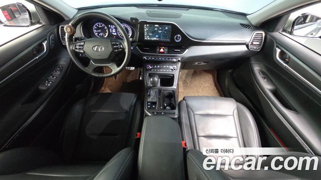 Hyundai Grandeur 2017 — photo 10